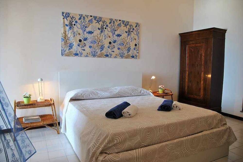 Entire apartment, Casa Cattedrale amazing sea view in Gaeta in Gaeta, Latina Province