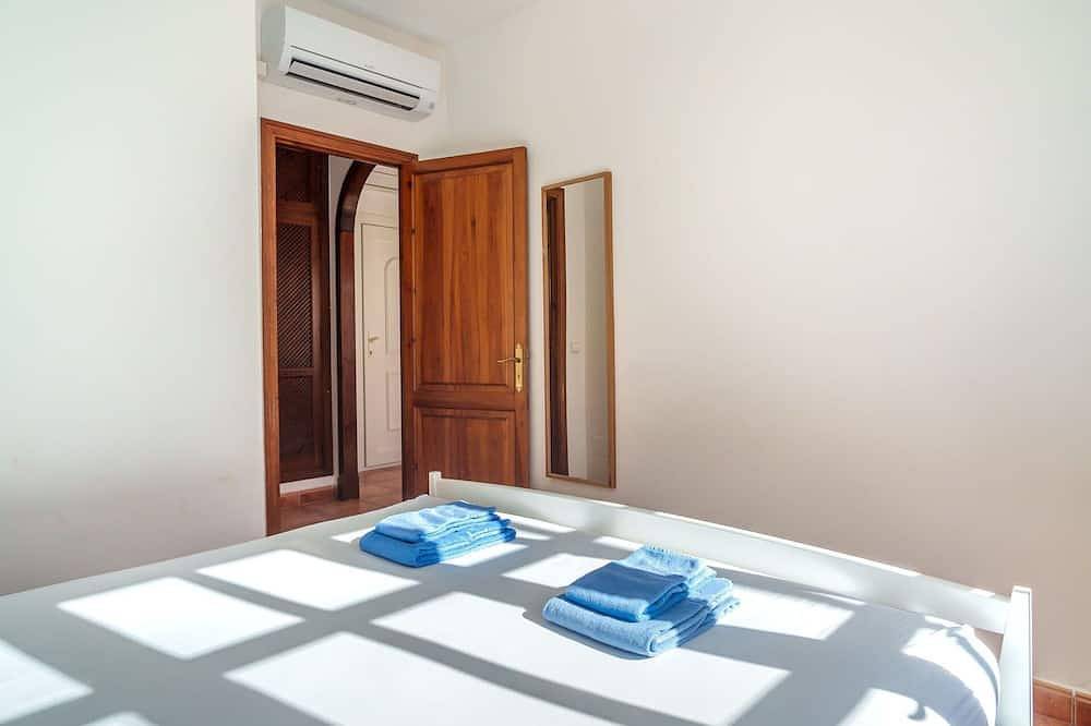 Apartamento entero, Acogedor apartamento para 4 personas con Wifi, piscina, A/C, Tv, terraza y aparcamiento in Cales de Mallorca, Manacor