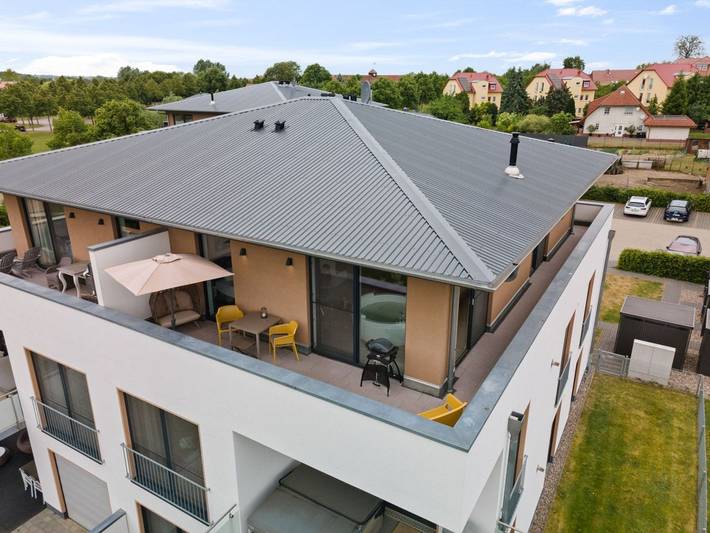 Ferienwohnung für 2 Personen, mit Balkon und Terrasse sowie Whirlpool und Pool in Göhren-Lebbin