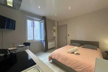 Appartement De Vacances pour 2 Personnes dans Le Puy-en-Velay, Haute-Loire, Photo 1