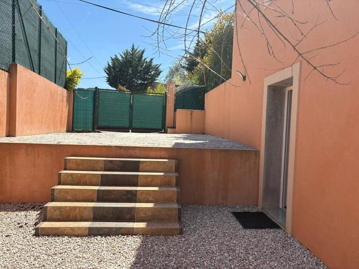 Gîte pour 4 personnes, avec jardin ainsi que vue et terrasse à La Trinité - 2