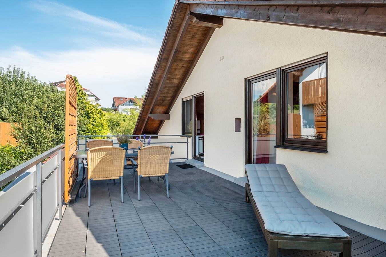 Ganze Wohnung, Ferienwohnung '6' mit Bergblick, Gemeinschaftsterrasse und Wi-Fi in Bad Bellingen, Südschwarzwald
