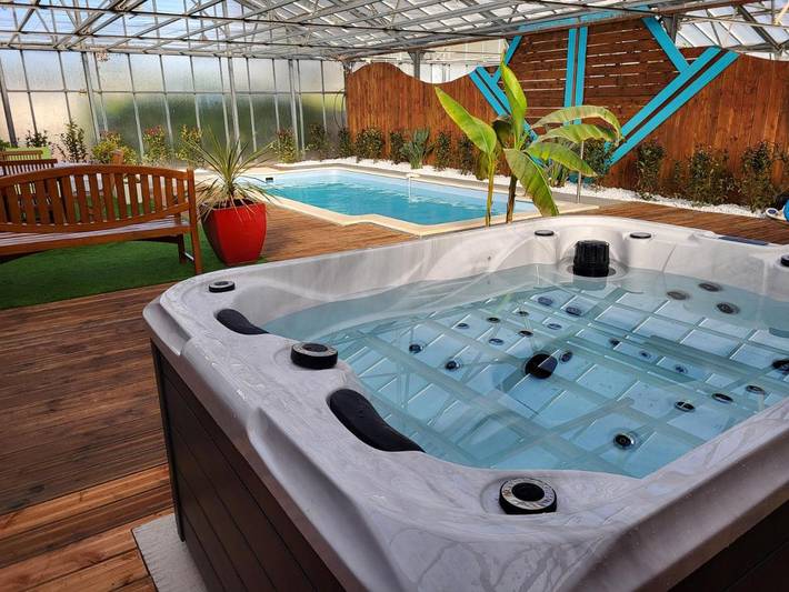 Location de vacances pour 4 personnes, avec Jacuzzi et Terrasse ainsi que Jardin et Piscine à Saint-André-de-Sangonis