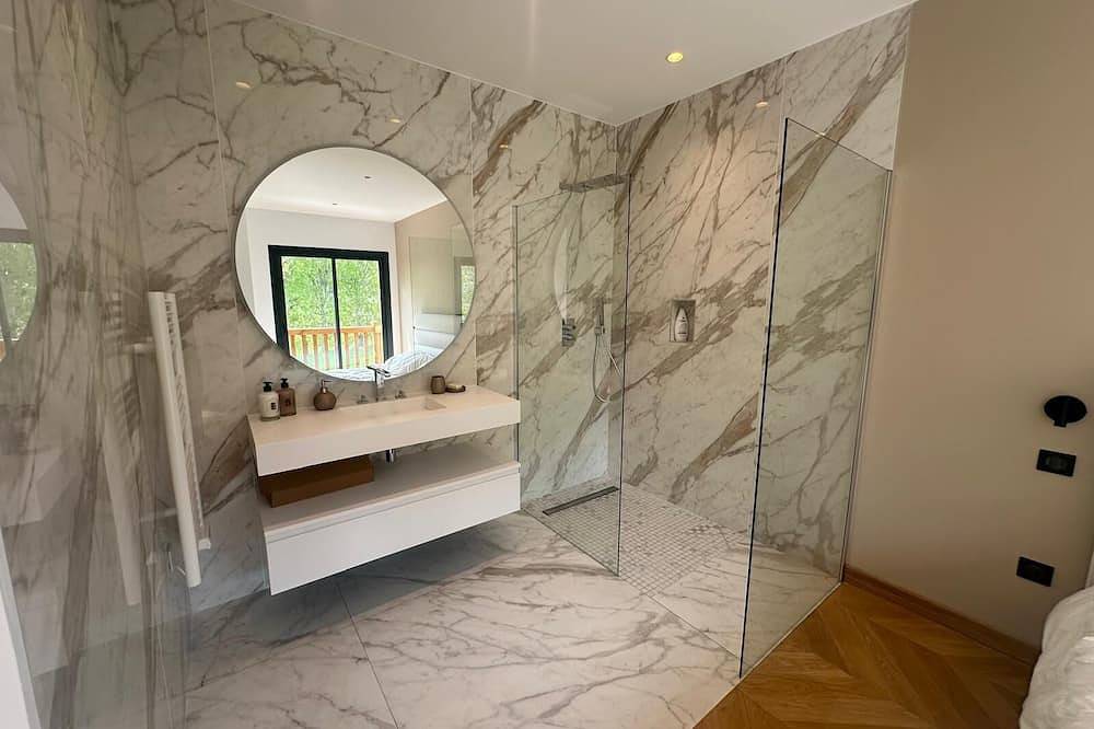 Superb New House In Deauville / Tourgeville 8 Mn Walk From The Sea in Tourgéville, Lisieux region