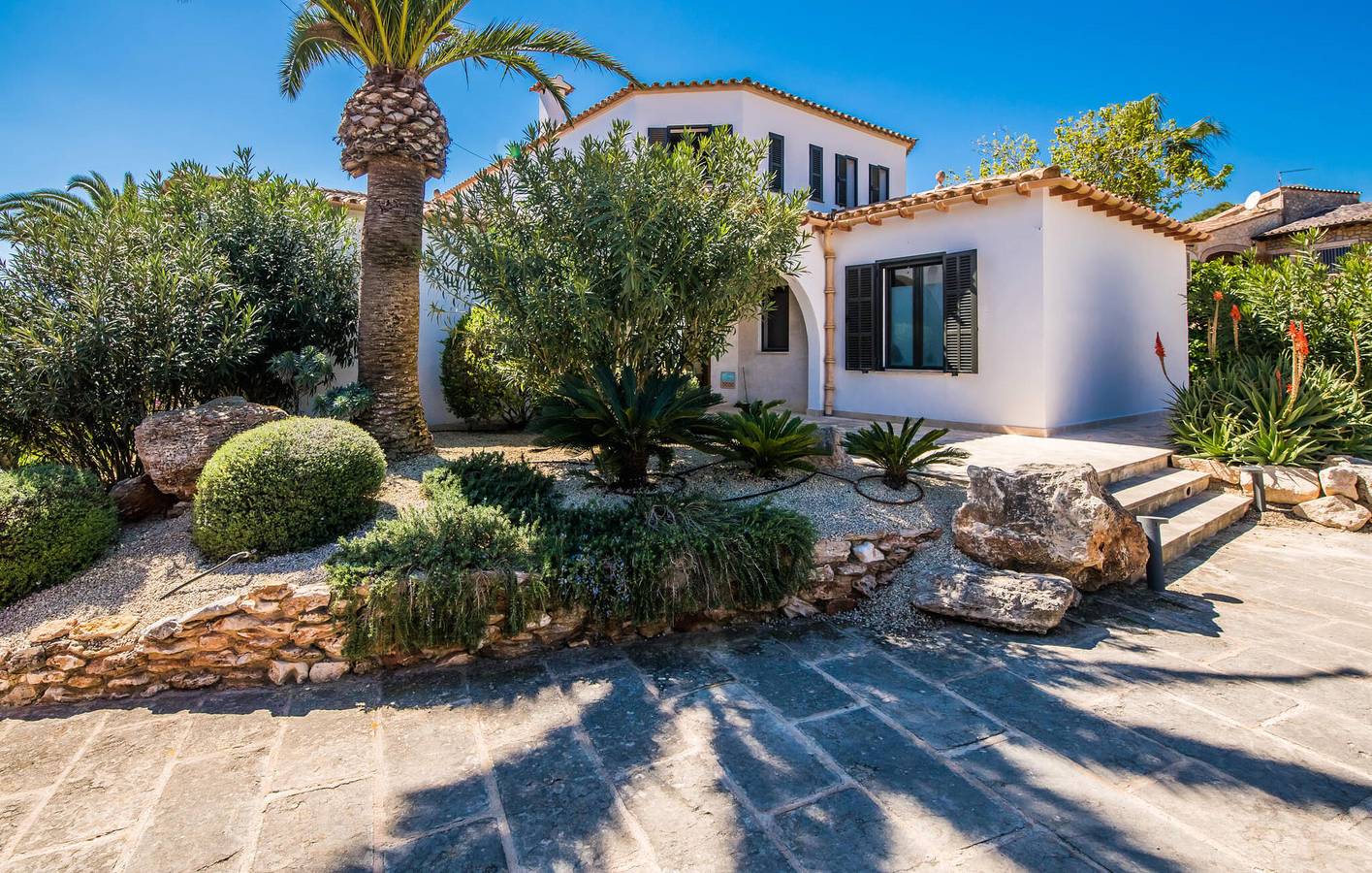 Sea View Terrace Apartment with Pool, 1.5km to Cala Llombards Beach in Cala Santanyí, Santanyí
