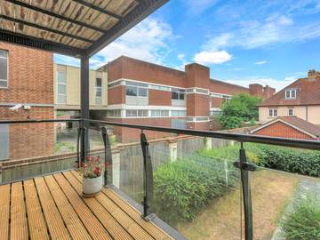 Glamping for 3 People in Kent Downs, Photo 1