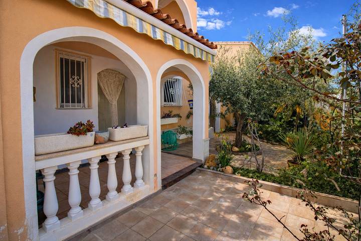 Casa rural para 5 personas, con terraza además de piscina y jardín en Alcalá de Chivert - 2