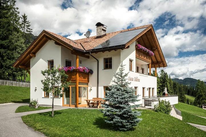 Ferienwohnung für 4 Personen, mit Balkon und Terrasse sowie Garten in La Villa