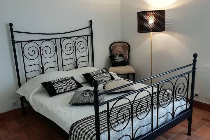 Location de vacances pour 4 personnes, avec terrasse et jardin, animaux acceptés à Robion - 2