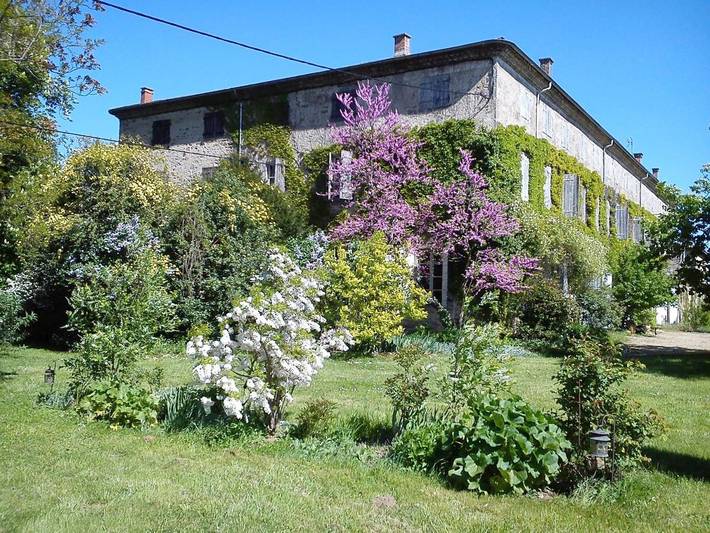 Location de vacances pour 2 personnes, avec jardin ainsi que terrasse et vue, animaux acceptés à Quintenas - 2