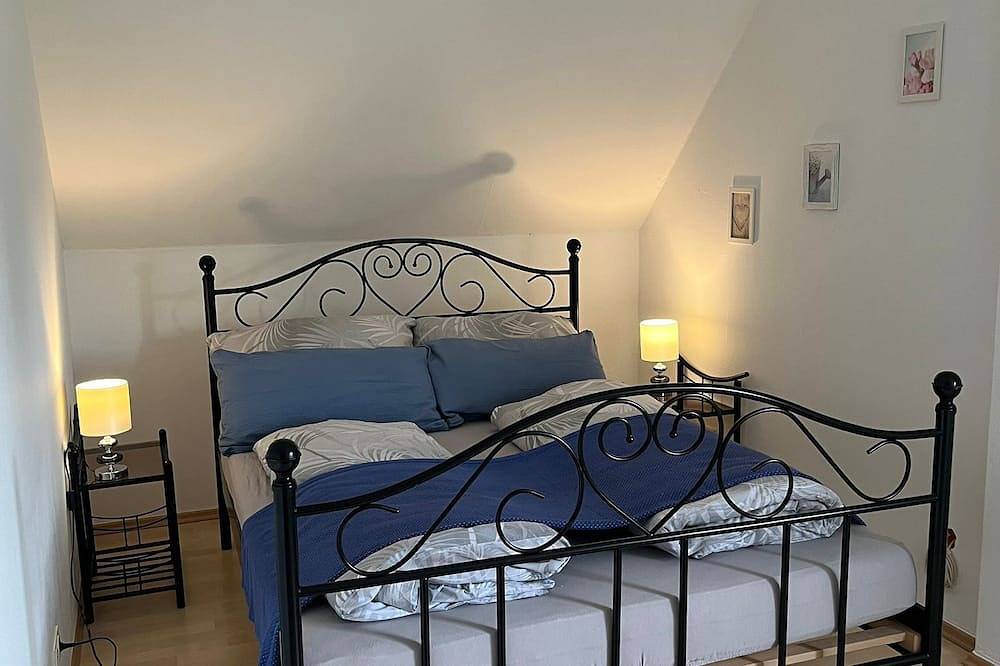 Ganze Wohnung, Großzügige 110m² große Ferienwohnung/ App. in Paderborn Lichtenau Blankenrode. in Lichtenau, Teutoburger Wald