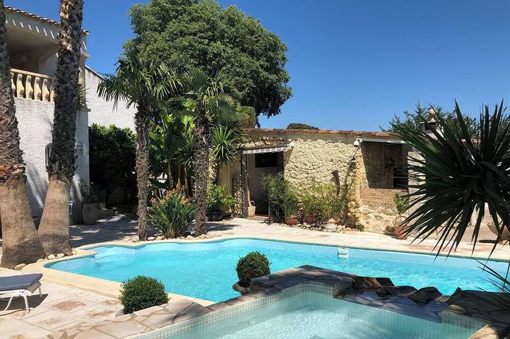 Location de vacances pour 6 personnes, avec jardin à Puimisson