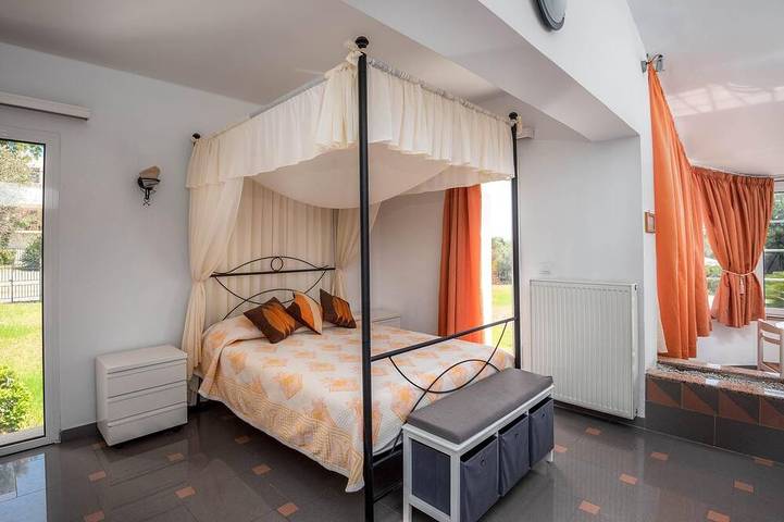 Ferienhaus für 13 Personen, mit Terrasse und Garten in Koskinou - 2