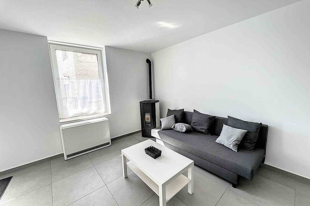 Albert 18 Brussels-charleroi-airport in Ransart, Charleroi