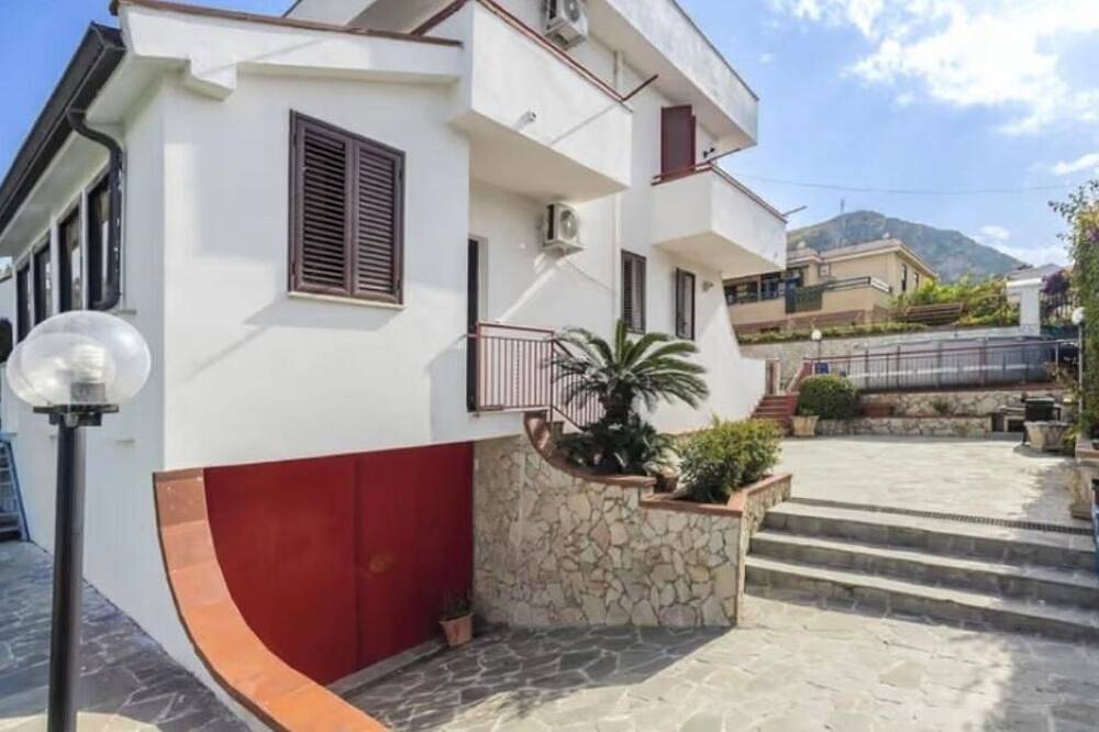 Entire apartment, Villa San Michele - 2 in Torre Colonna-Sperone, Altavilla Milicia