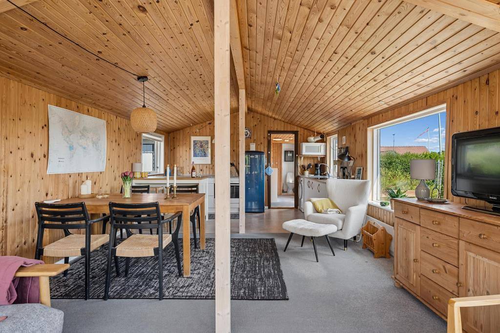 Gemütliches Ferienhaus mit traumhaftem Meerblick am Følle Strand in Følle Strand, Süddjursland