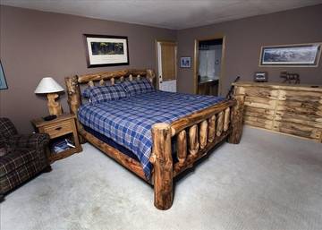 Vacation Home for 10 Guests in Breckenridge, Summit County, Picture 3