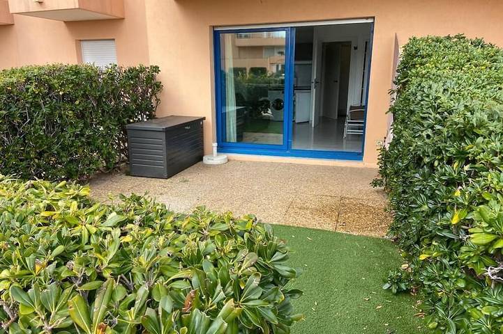 Ganze Wohnung, Nice place with sea and swimming pool in Le Trayas, Mittelmeerküste (Frankreich)