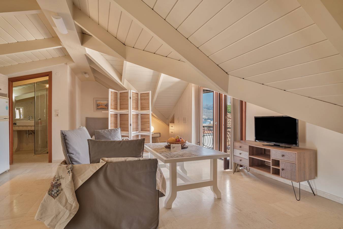 Entire apartment, Apartment 'Argostoli' with Private Terrace, Wi-Fi and Air Conditioning in Argostoli, Kefalonia