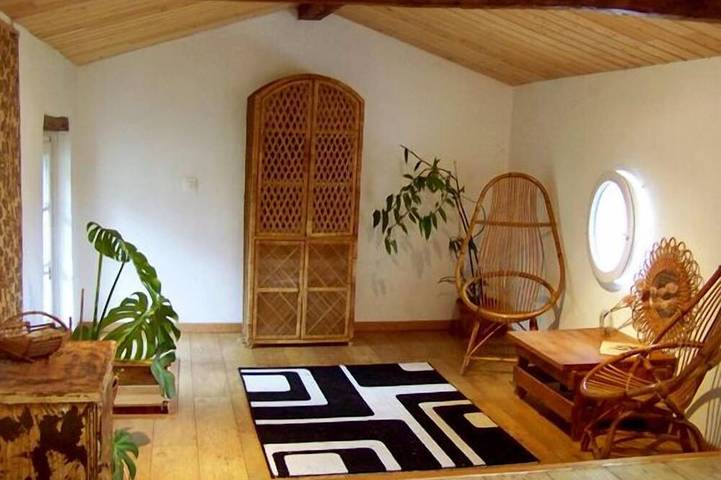 Gîte pour 2 personnes, avec Terrasse ainsi que Jardin et Piscine à Lasgraisses