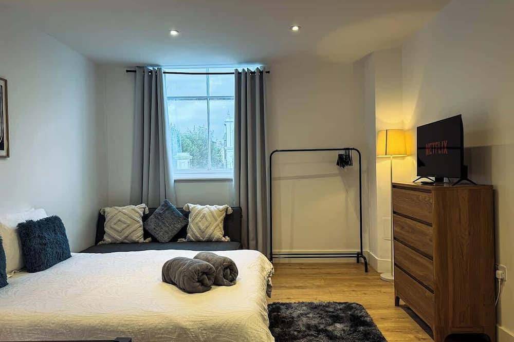 Entire apartment, Lovely 1-Bed Home | Near Maidstone High Street in Kent