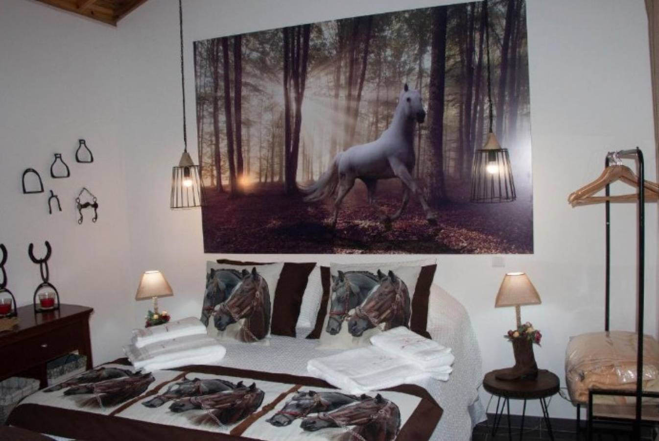 Entire studio, Studio 'Quinta do Malhinha' with Mountain View, Shared Terrace and Wi-Fi in Posto Santo, Terceira (Azores)