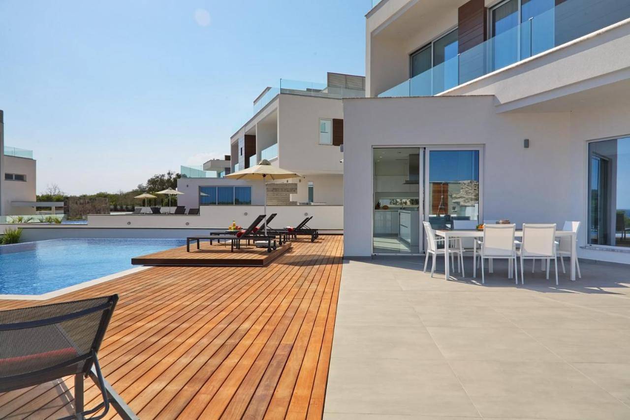 Villa - Beach Front in Ayia Napa, Südzypern