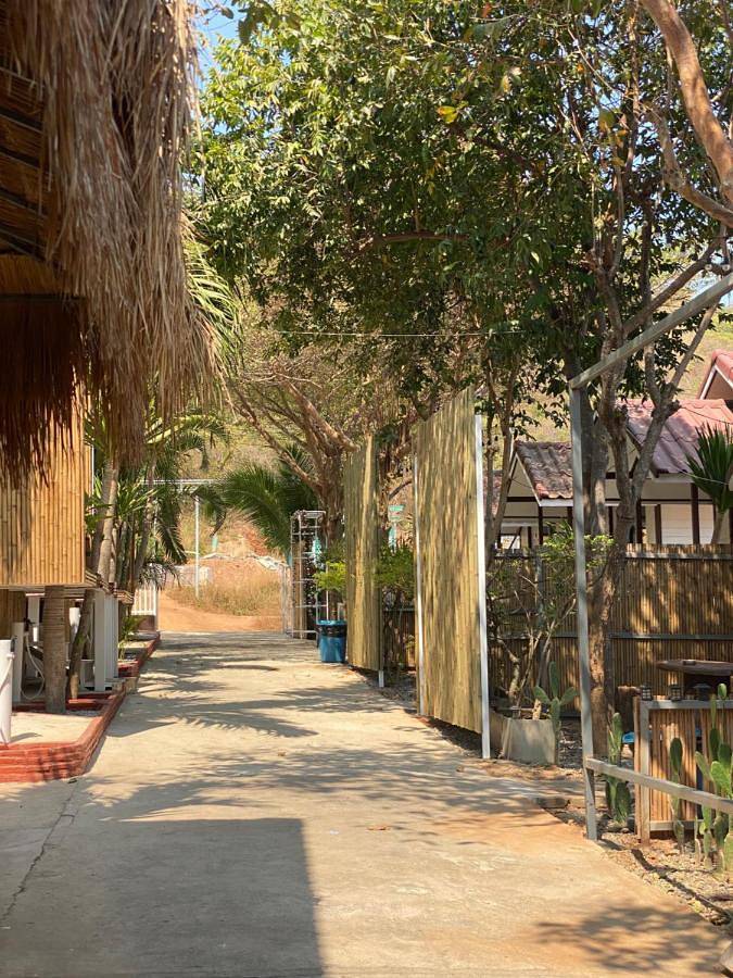 Gîte pour 2 personnes, avec vue et jardin dans Ko Larn - 2