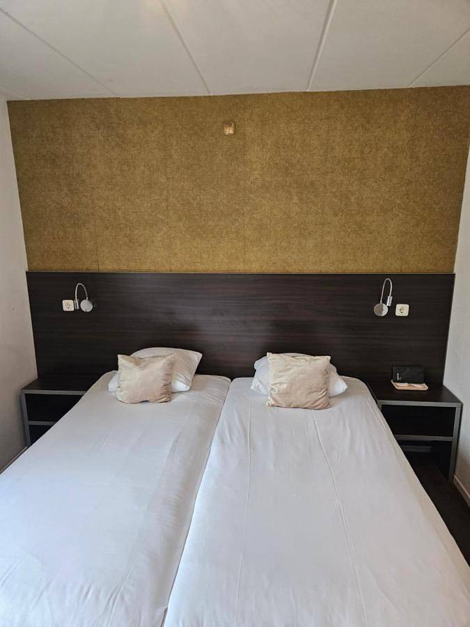 Hotel de Magneet in Hoorn, Markermeer