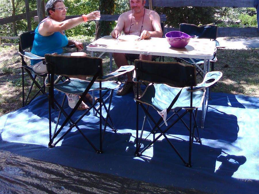 Flower Camping Les Fauvettes - Tente 4 personnes - Ready To Camp : véritable tente équipée, avec frigo et electricité in Anduze, Parc national des Cévennes