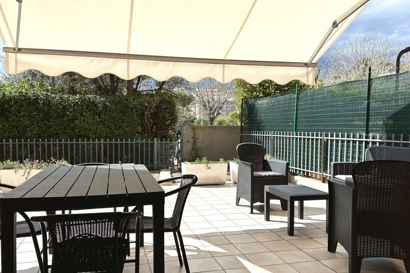 Ganze Wohnung, S044 - Sirolo, delightful three-room apartment with garden - in Sirolo, Riviera del Conero