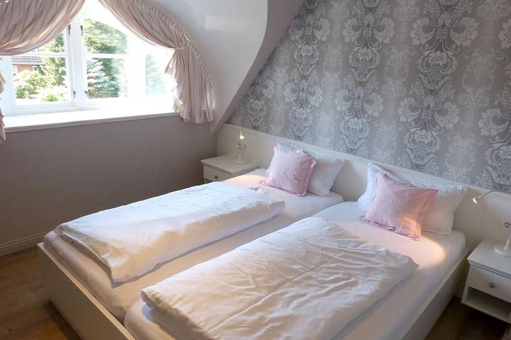 Ferienhaus für 6 Personen, mit Terrasse und Garten in Nebel - 2