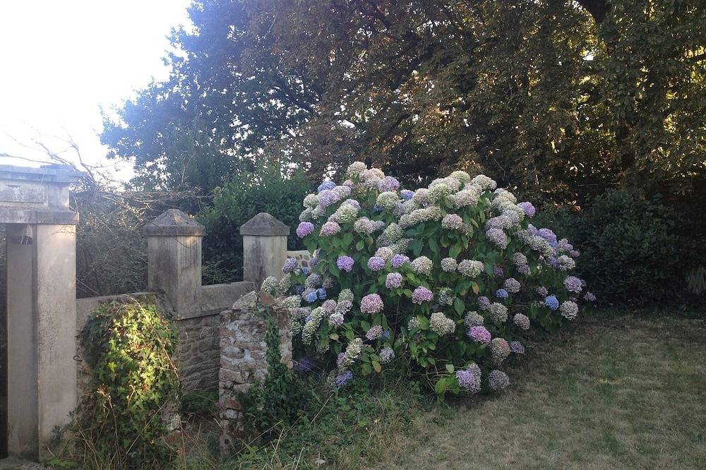 Encantadora casa antigua y tranquila con jardín - Pueblo y mar a pie in Arradon, Côte des Mégalithes