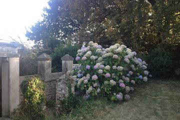 Gîte pour 2 personnes, avec terrasse et jardin à Arradon