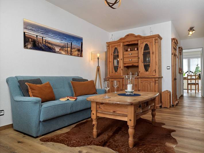 Ganze Wohnung, Ferienwohnung Kleine Krabbe mit Balkon und großem Garten nahe dem Strand in Gollwitz, Nordwestmecklenburg (Wismar und Umgebung)