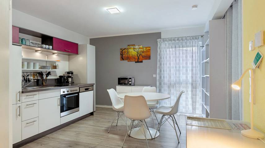 Appartement entier, Appartement 'Haus Unterm Hohenstoffel' avec terrasse privée et Wi-Fi in Hilzingen, Hegau