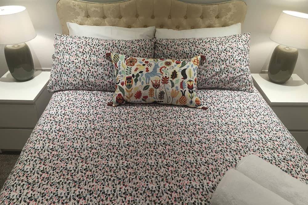 Entire apartment, Grand Serviced Apartments***** in Croydon, London