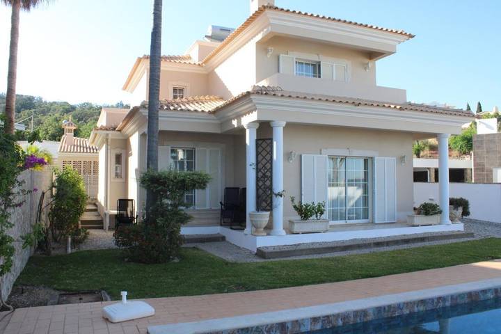 Casa de férias para 8 pessoas, com piscina e jardim e ainda vista em São Brás de Alportel