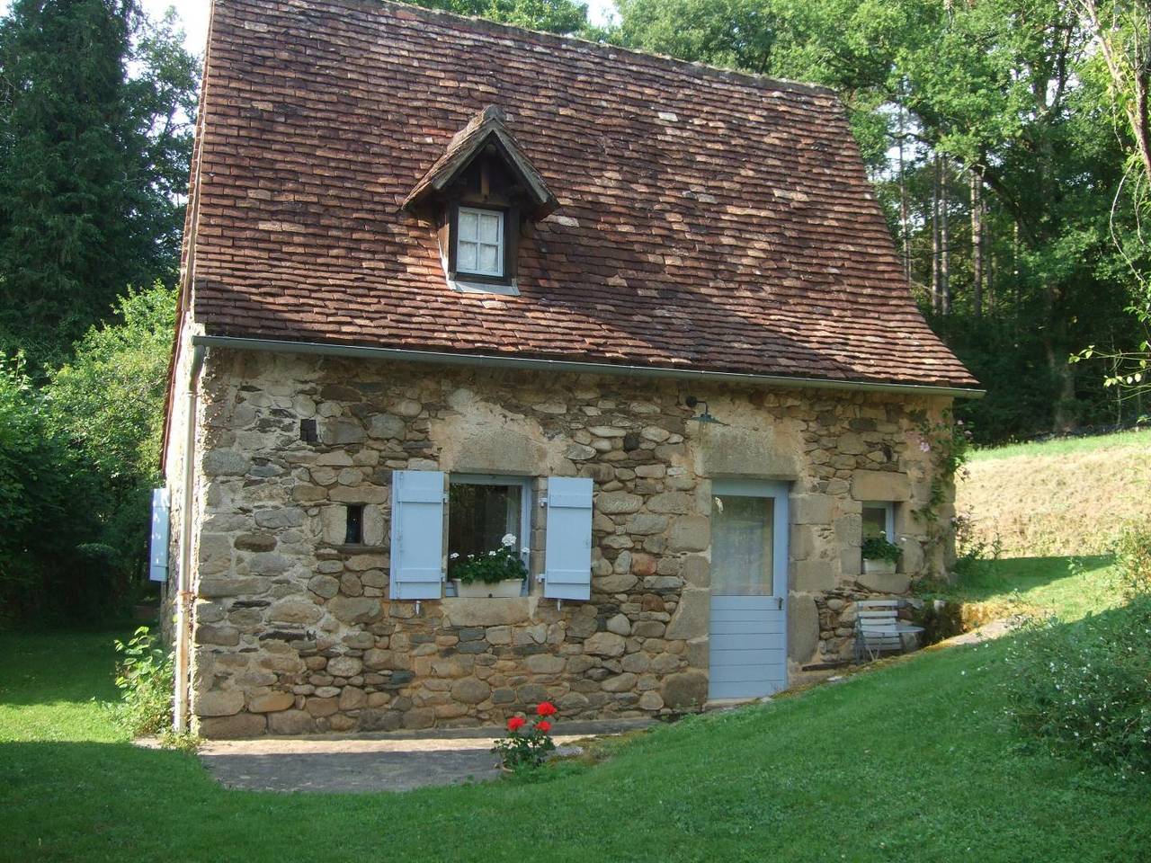 Gîte für 2 Personen mit Terrasse in Latouille-Lentillac, Lot