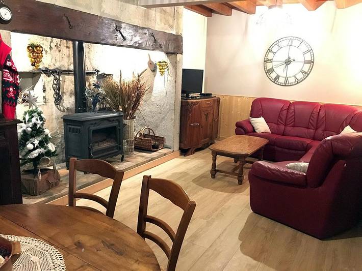 Gîte pour 8 personnes, avec terrasse dans Prat de Bouc Haute Planèze - 4