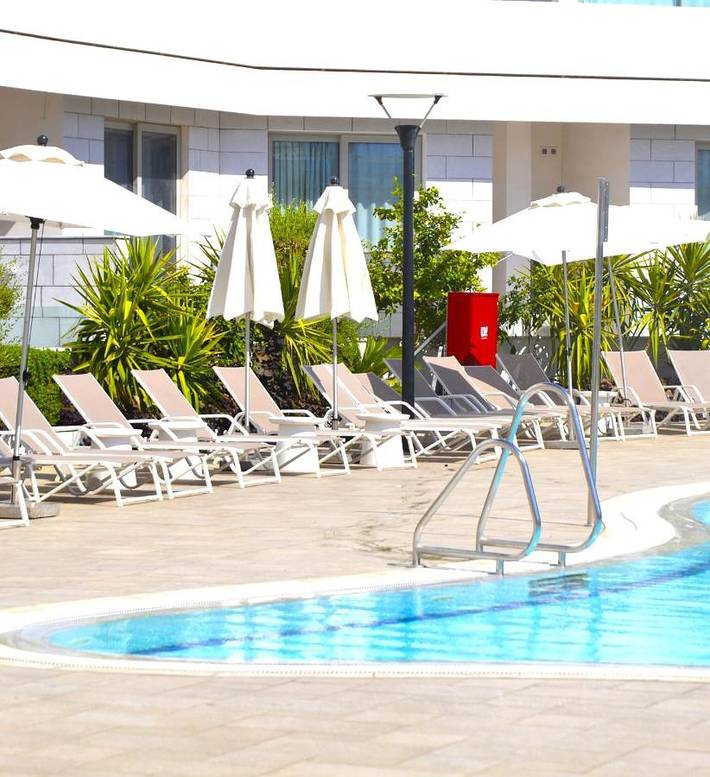 Ferienwohnung für 4 Personen, mit Ausblick und Pool sowie Balkon - 1