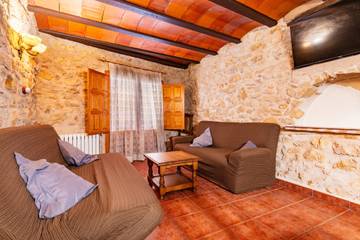 Holiday Rental for 10 People in Albocàsser, Castellón Province, Photo 2