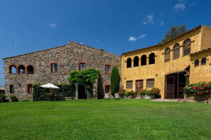 Maison de campagne pour 14 personnes, avec Terrasse ainsi que Jardin et Vue à Vall-llobrega