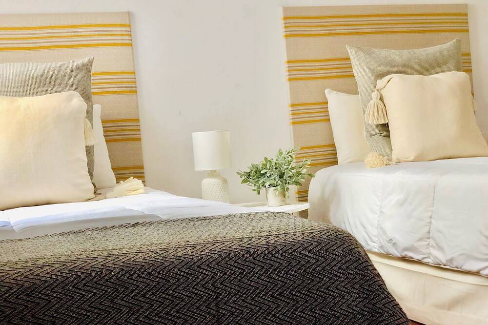 Entire apartment, Canaryislandshost l Surf Lanzarote in Famara Beach, Teguise