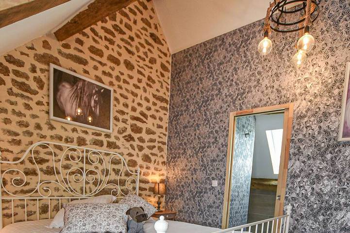 Location de vacances pour 2 personnes, avec jardin ainsi que piscine et jacuzzi à Magny-le-Désert - 2