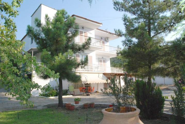 Bed and breakfast for 2 people, with view and balcony as well as garden - 1