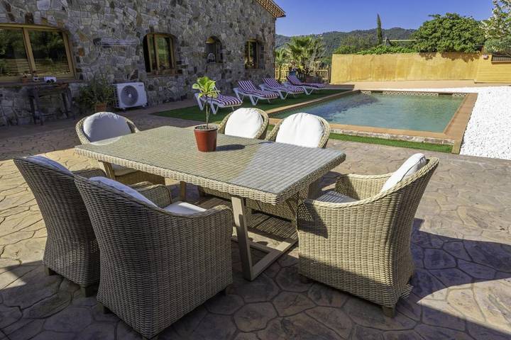 Location de vacances pour 8 personnes, avec Balcon et Terrasse ainsi que Jardin et Piscine à Argentona - 2