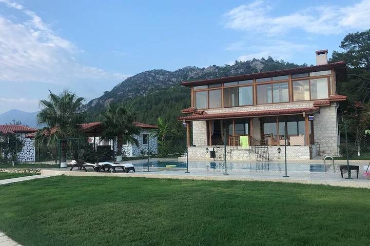 Villa für 8 Personen, mit Garten und Balkon - 1