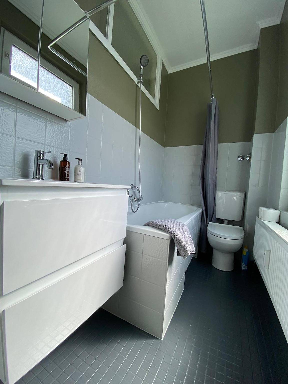 Ganze Wohnung, Ferienwohnung '5' mit gemeinsamer Terrasse, gemeinsamem Garten und Wi-Fi in Kieler Förde, Kiel