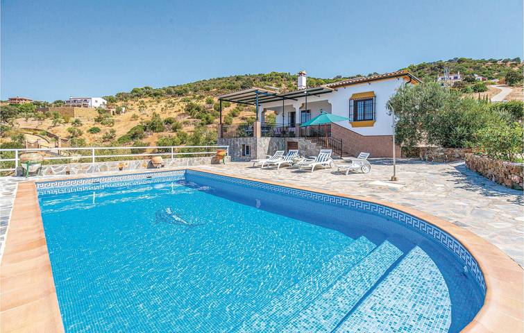 Apartamento con terraza junto a la piscina cerca de El Gastor in El Gastor, Pueblos Blancos